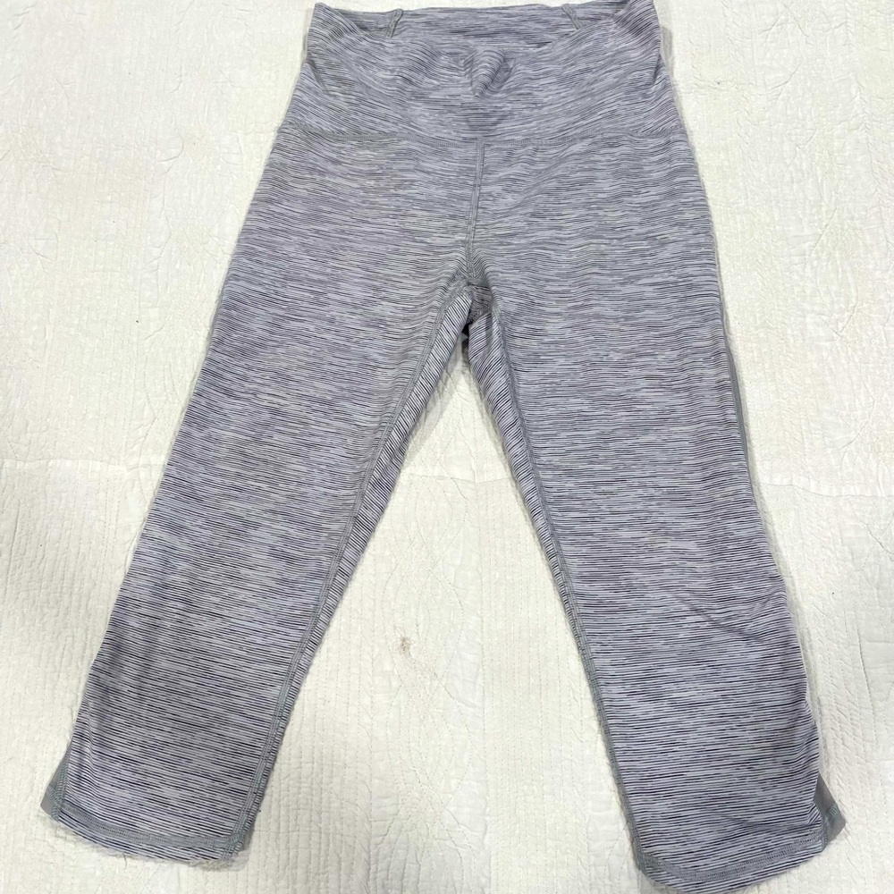 LULULEMON CROP LEGGINGS